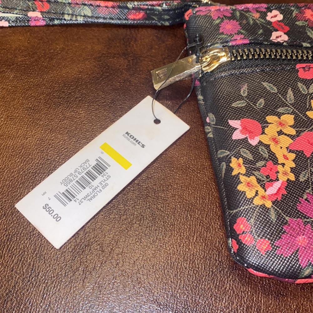 🌵Apt 9 Brand New floral wallet! - Picture 2 of 5